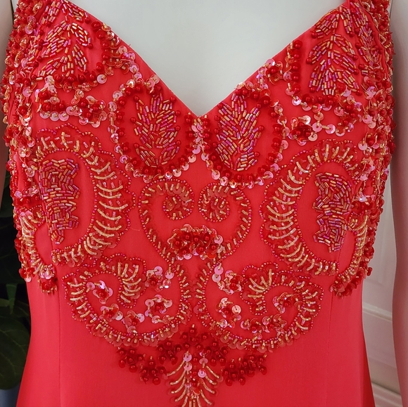 Red/Coral Alyce Paris beaded gown size 14 / 16 - Picture 4 of 9